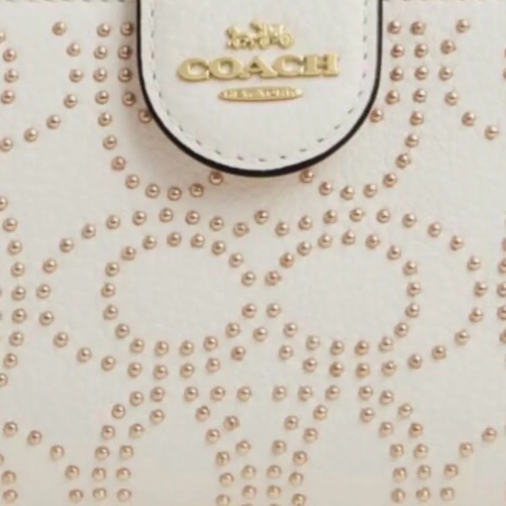 COACH Medium Corner Zip Signature Rivet Wallet - Picture 3 of 5